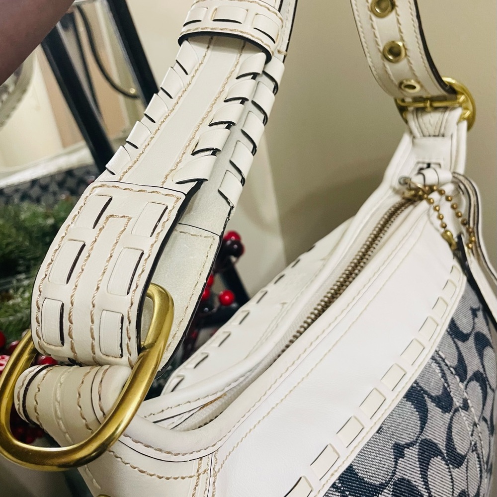 Coach Navy and Cream Signature Shoulder Bag - Picture 5 of 11